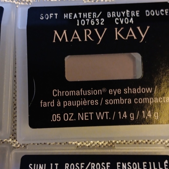 Lot of 6 Mary kay eye shadows. All brand new. See pictures for colors. - Picture 3 of 7